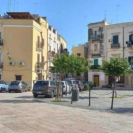 Nelle Favole * Bari